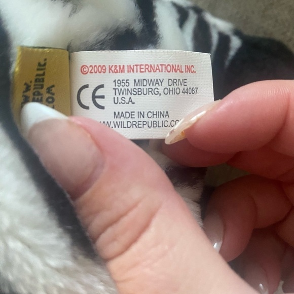 WILD REPUBLIC 2009 Sitting 12” Zebra Plush - Picture 7 of 9